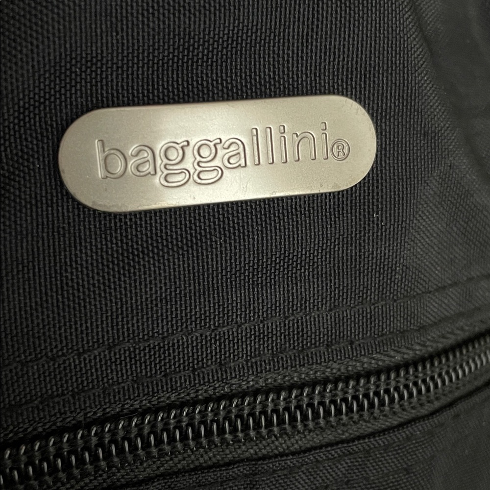 Baggallini Black Crossbody/Belt Bag - Picture 8 of 9